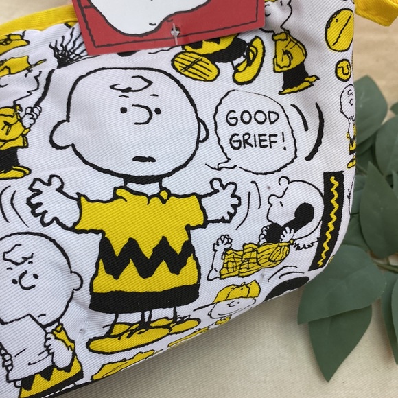 Snoopy oven mitt set of 2 NWT! Peanuts design Charlie Brown and Snoopy - Picture 3 of 9
